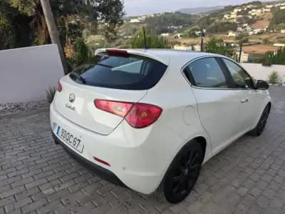 Sell Alfa Romeo Giulietta 2015 - 13500 EUR, 148000 km - AUTO.MOTO.pt