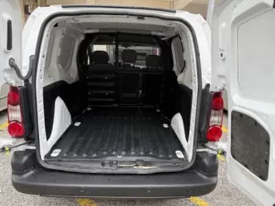 Vendo Citroën Berlingo 2015 - 8900 EUR, 221000 km - AUTO.MOTO.pt