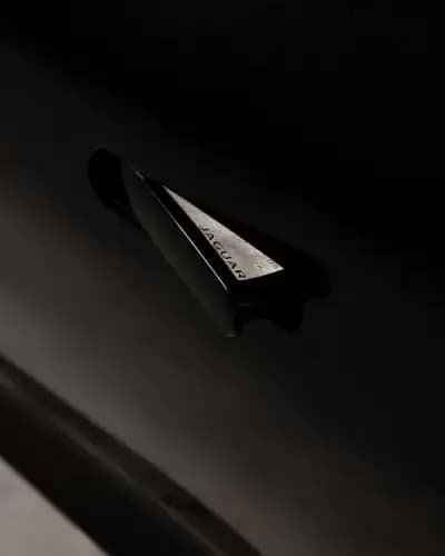 Vendo Jaguar F-Type 2018 - 45950 EUR, 78000 km - AUTO.MOTO.pt