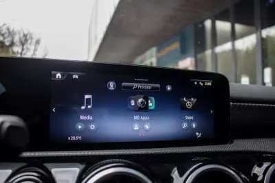 Vendo Mercedes-Benz A 250 2024 - 34990 EUR, 16557 km - AUTO.MOTO.pt