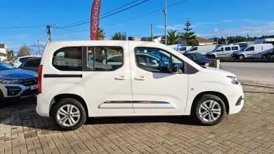 Sell Toyota Proace City Verso 2022 - 22900 EUR, 171567 km - AUTO.MOTO.pt