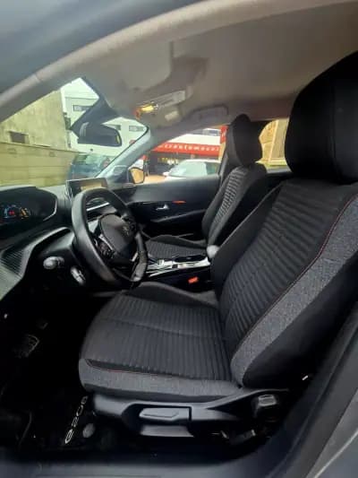 Sell Peugeot e-208 2020 - 15750 EUR, 56000 km - AUTO.MOTO.pt