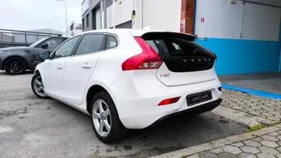 Sell Volvo V40 2013 - 10900 EUR, 190000 km - AUTO.MOTO.pt