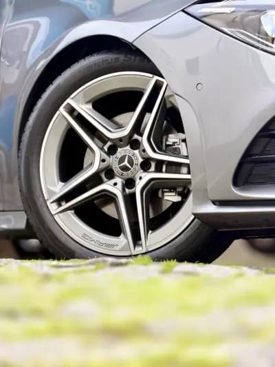 Vendo Mercedes-Benz CLA 180 2019 - 29950 EUR, 73000 km - AUTO.MOTO.pt