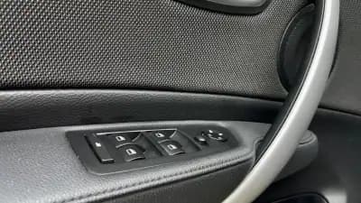 Vendo BMW 123 2007 - 11900 EUR, 253000 km - AUTO.MOTO.pt