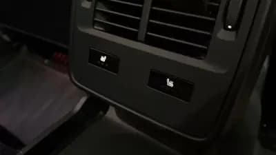 Vendo Porsche Taycan 2024 - 82000 EUR, 38405 km - AUTO.MOTO.pt