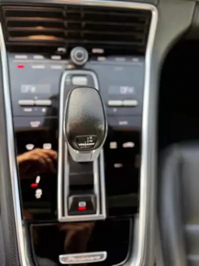 Sell Porsche Panamera 2018 - 74500 EUR, 50941 km - AUTO.MOTO.pt