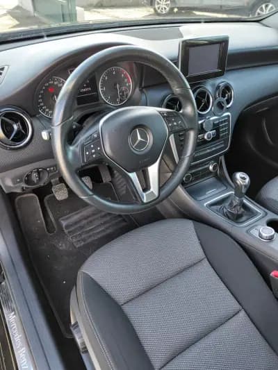 Vendo Mercedes-Benz A 180 2014 - 13900 EUR, 258000 km - AUTO.MOTO.pt