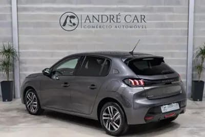 Vendo Peugeot 208 2022 - 14950 EUR, 40711 km - AUTO.MOTO.pt