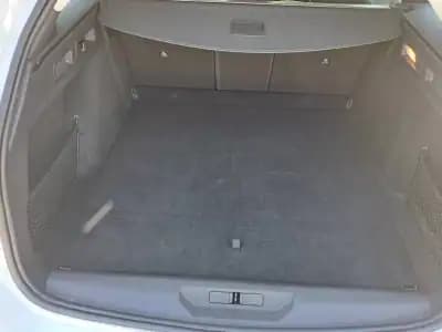 Vendo Peugeot 308 SW 2023 - 21990 EUR, 116470 km - AUTO.MOTO.pt