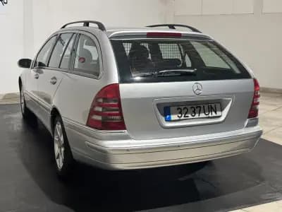Vendo Mercedes-Benz C 180 2003 - 6900 EUR, 210000 km - AUTO.MOTO.pt