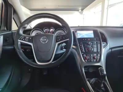 Vendo Opel Astra Sports Tourer 2011 - 6750 EUR, 226000 km - AUTO.MOTO.pt