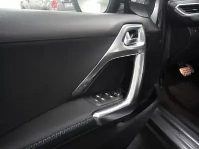 Sell Peugeot 2008 2018 - 11500 EUR, 85000 km - AUTO.MOTO.pt