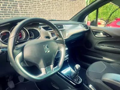 Vendo DS DS3 2017 - 12850 EUR, 104000 km - AUTO.MOTO.pt