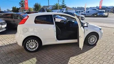 Vendo Fiat Punto 2015 - 5900 EUR, 278912 km - AUTO.MOTO.pt