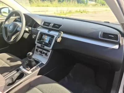 Vendo Volkswagen Passat Variant 2014 - 10750 EUR, 222000 km - AUTO.MOTO.pt