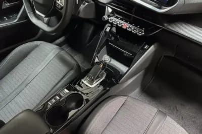 Sell Peugeot 2008 2021 - 18450 EUR, 43013 km - AUTO.MOTO.pt