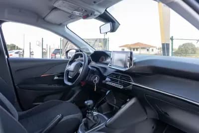 Sell Peugeot 208 2021 - 13490 EUR, 105000 km - AUTO.MOTO.pt