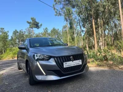Vendo Peugeot 208 2021 - 13500 EUR, 110639 km - AUTO.MOTO.pt