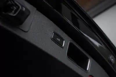 Vendo Porsche Macan 2018 - 59990 EUR, 99798 km - AUTO.MOTO.pt