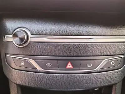 Vendo Peugeot 308 SW 2020 - 10990 EUR, 139592 km - AUTO.MOTO.pt