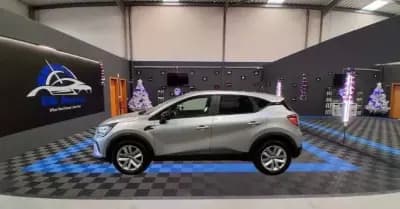 Vendo Renault Captur 2023 - 18990 EUR, 27990 km - AUTO.MOTO.pt