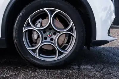 Vendo Alfa Romeo Stelvio 2017 - 29400 EUR, 139000 km - AUTO.MOTO.pt