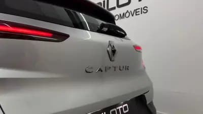 Vendo Renault Captur 2022 - 16490 EUR, 100230 km - AUTO.MOTO.pt