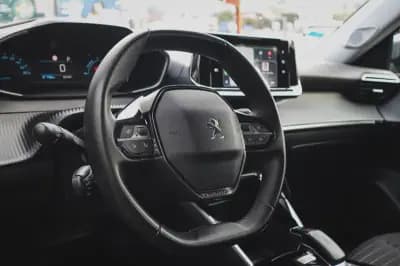 Sell Peugeot e-2008 2021 - 21750 EUR, 62670 km - AUTO.MOTO.pt