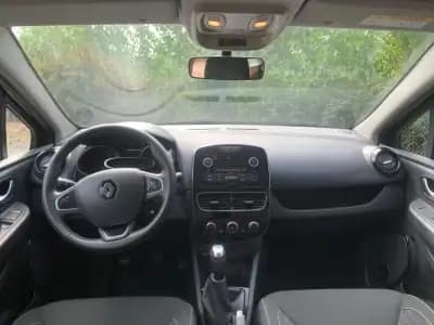 Vendo Renault Clio Sport Tourer 2019 - 13999 EUR, 127245 km - AUTO.MOTO.pt