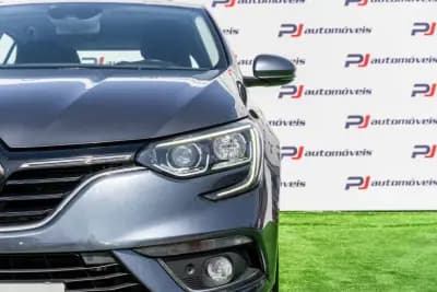 Vendo Renault Mégane 2019 - 14990 EUR, 124445 km - AUTO.MOTO.pt