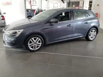 Vendo Renault Mégane 2019 - 13490 EUR, 113000 km - AUTO.MOTO.pt