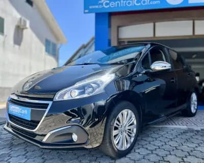 Vendo Peugeot 208 2017 - 9950 EUR, 147000 km - AUTO.MOTO.pt