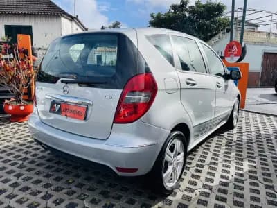 Vendo Mercedes-Benz A 180 2010 - 9950 EUR, 118057 km - AUTO.MOTO.pt