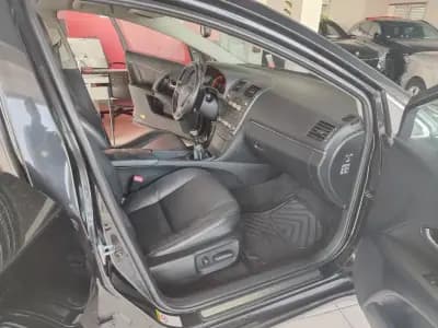 Sell Toyota Avensis SW 2009 - 9950 EUR, 243525 km - AUTO.MOTO.pt