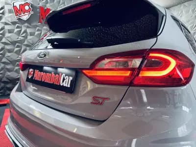 Sell Ford Fiesta 2019 - 21990 EUR, 151232 km - AUTO.MOTO.pt