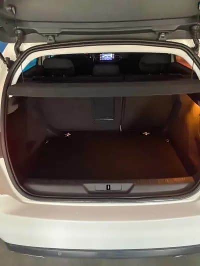 Sell Peugeot 308 2014 - 8990 EUR, 180724 km - AUTO.MOTO.pt