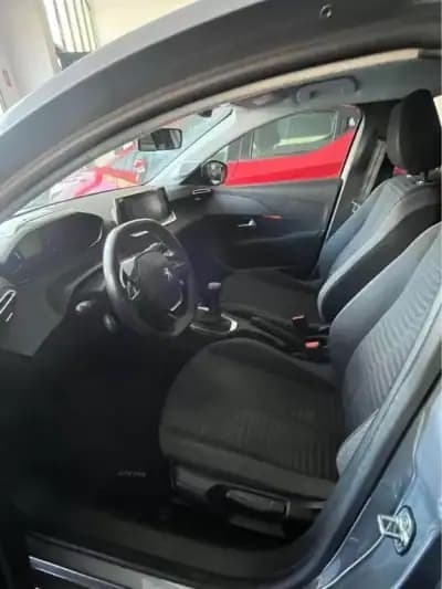 Vendo Peugeot 208 2020 - 15950 EUR, 33300 km - AUTO.MOTO.pt