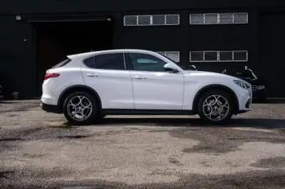 Vendo Alfa Romeo Stelvio 2017 - 29400 EUR, 139000 km - AUTO.MOTO.pt