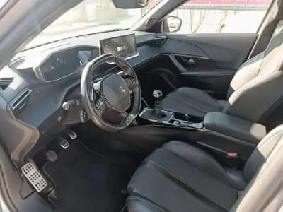 Sell Peugeot 2008 2021 - 18000 EUR, 57400 km - AUTO.MOTO.pt