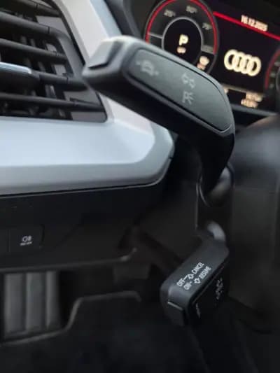 Vendo Audi Q4 e-tron 2022 - 36990 EUR, 56000 km - AUTO.MOTO.pt