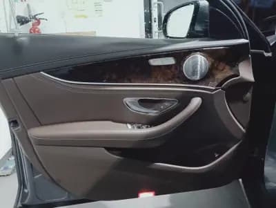 Sell Mercedes-Benz E 220 2017 - 21990 EUR, 249791 km - AUTO.MOTO.pt