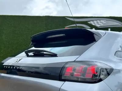 Sell Peugeot 208 2022 - 13800 EUR, 40000 km - AUTO.MOTO.pt