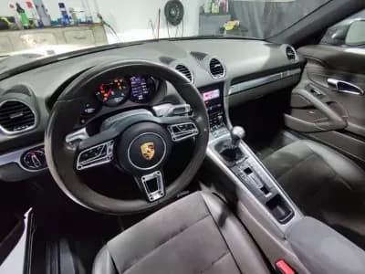 Vendo Porsche 718 Boxster 2019 - 64900 EUR, 68000 km - AUTO.MOTO.pt