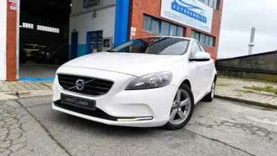 Sell Volvo V40 2013 - 10900 EUR, 190000 km - AUTO.MOTO.pt