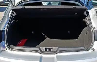 Vendo Renault Mégane 2020 - 18990 EUR, 82646 km - AUTO.MOTO.pt