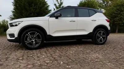 Sell Volvo XC 40 2021 - 24900 EUR, 149000 km - AUTO.MOTO.pt