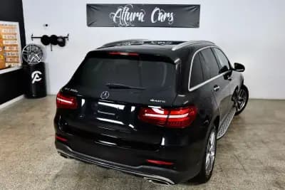 Sell Mercedes-Benz GLC 350 2017 - 39900 EUR, 90000 km - AUTO.MOTO.pt
