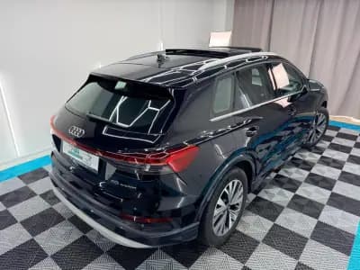 Vendo Audi Q4 e-tron 2021 - 27750 EUR, 142000 km - AUTO.MOTO.pt