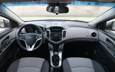 Vendo Chevrolet Cruze 2010 - 7990 EUR, 120000 km - AUTO.MOTO.pt